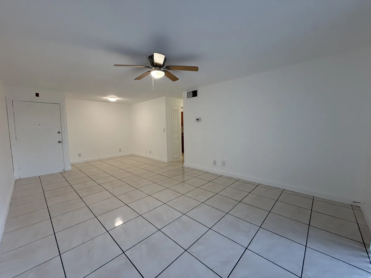 300 SE 11 Ave #102 — 2BR/1BA apartment photo 1