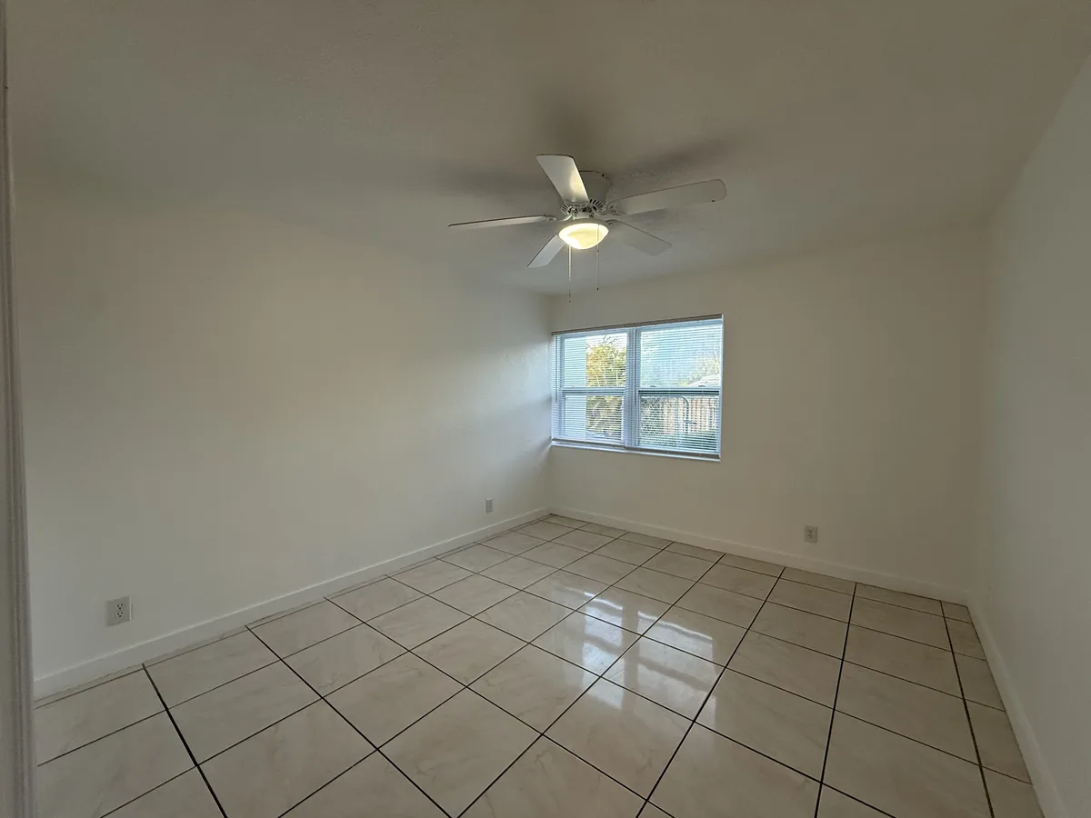 300 SE 11 Ave #102 — 2BR/1BA apartment photo 11