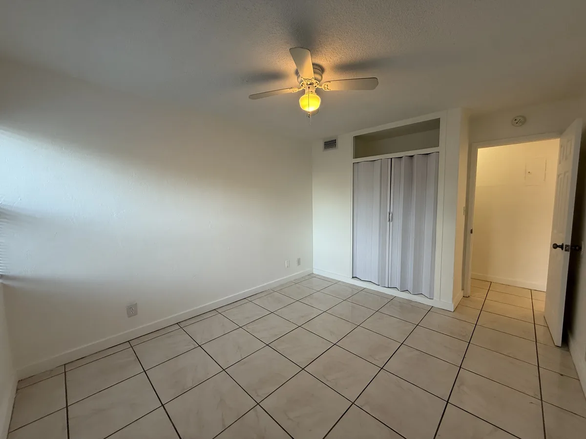 300 SE 11 Ave #102 — 2BR/1BA apartment photo 3