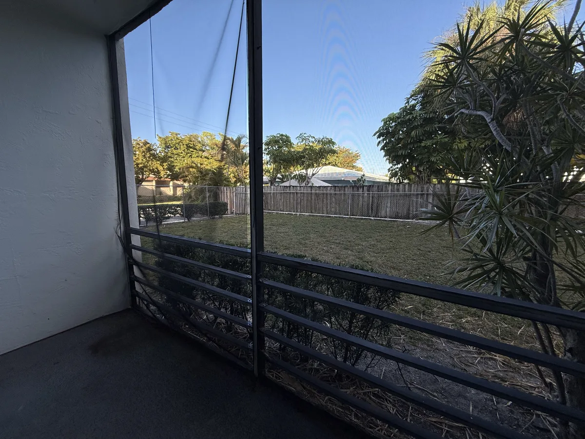 300 SE 11 Ave #102 — 2BR/1BA apartment photo 7