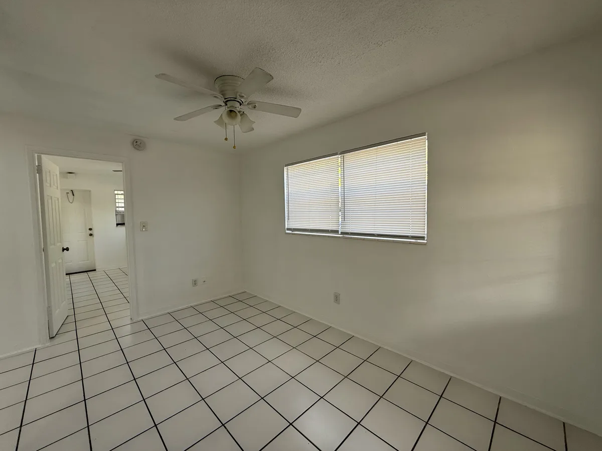 1101-1103 SW 15 Ave #14 — 1BR/1BA apartment photo 1