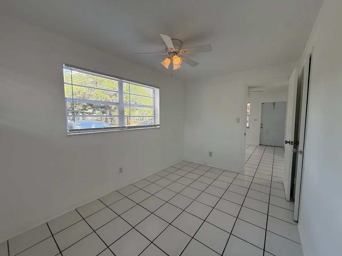 1101-1103 SW 15 Ave #14 — 1BR/1BA apartment photo 6