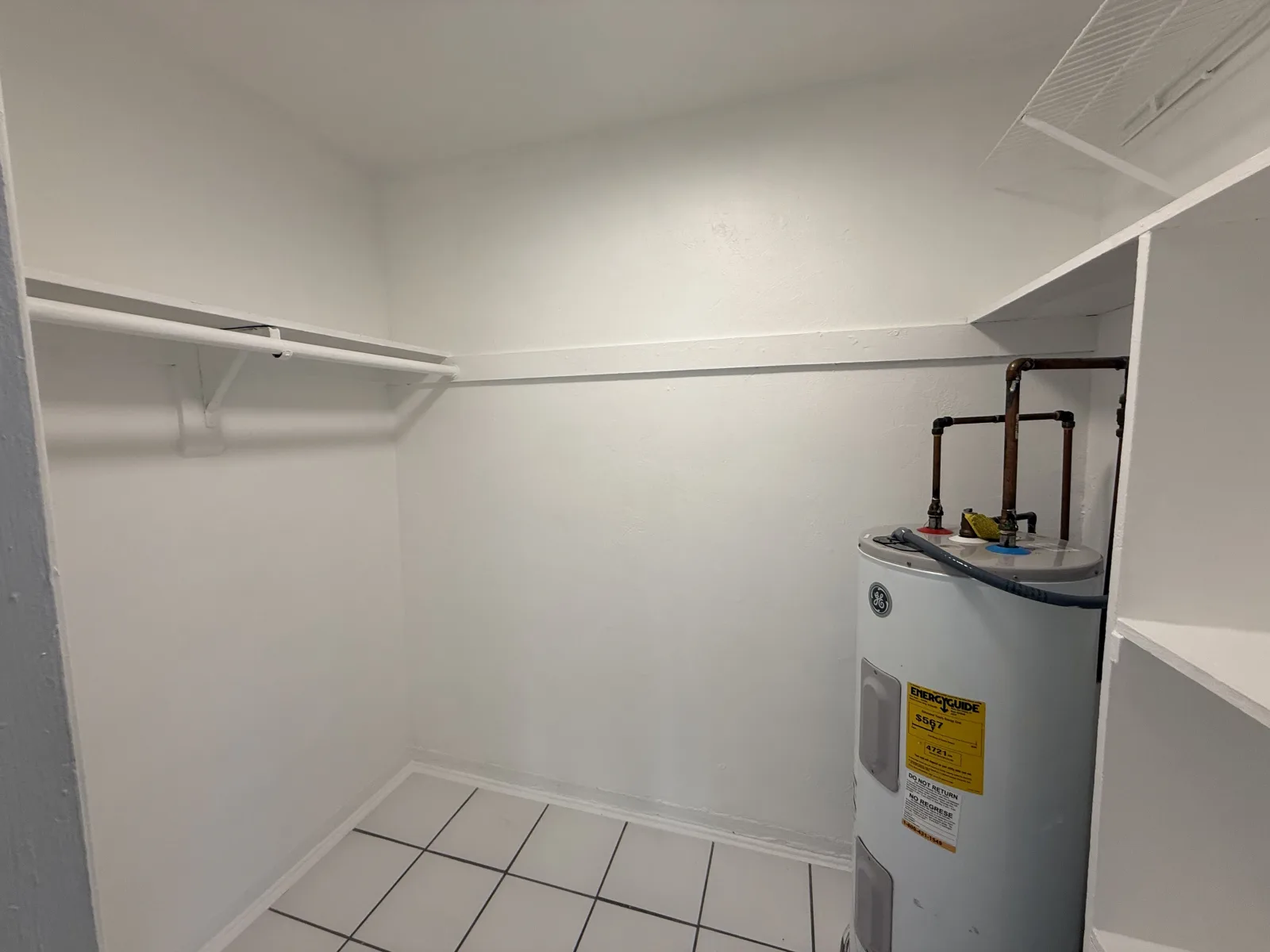 1101-1103 SW 15 Ave #4 — 0BR/1BA apartment photo 4