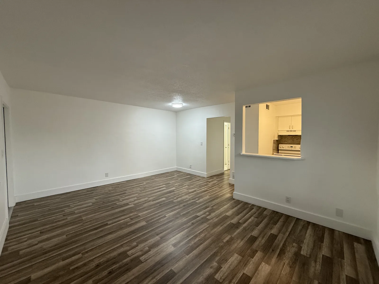 1181 NE 23 Ter #11 — 1BR/1BA apartment photo 2