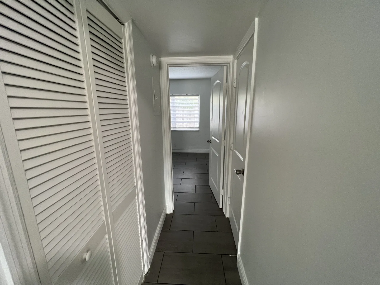 1181 NE 23 Ter #2 — 1BR/1BA apartment photo 4