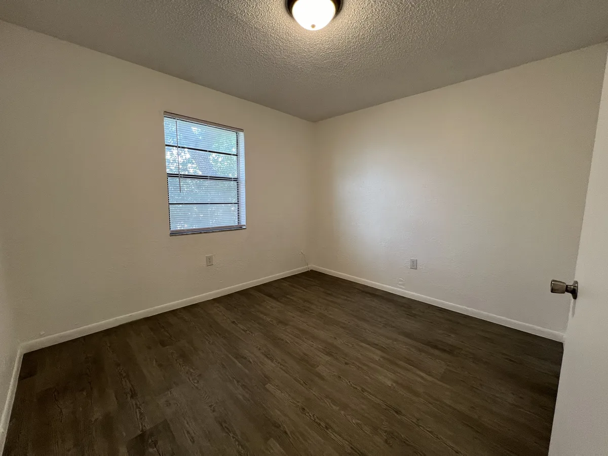 1300 NW 2 Ave #10 — 2BR/1BA apartment photo 4