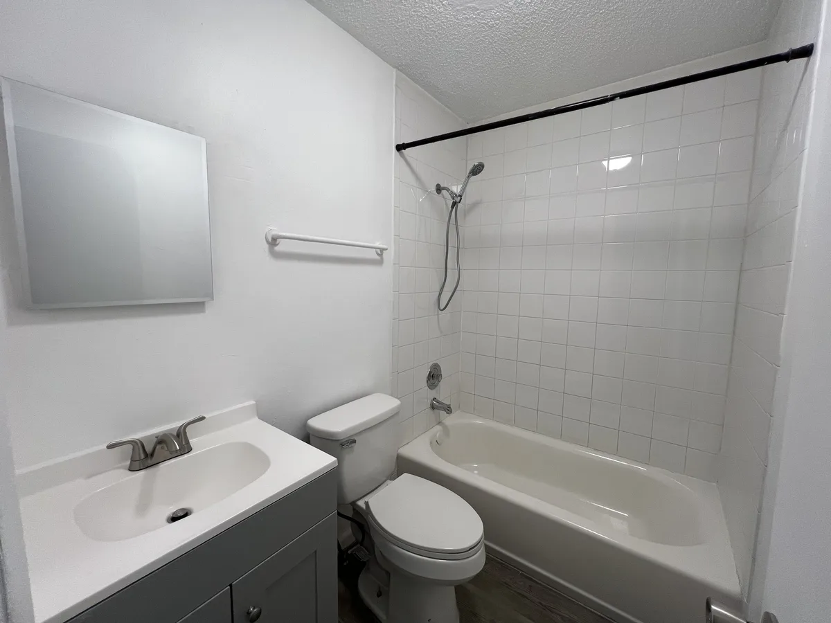 1300 NW 2 Ave #10 — 2BR/1BA apartment photo 8