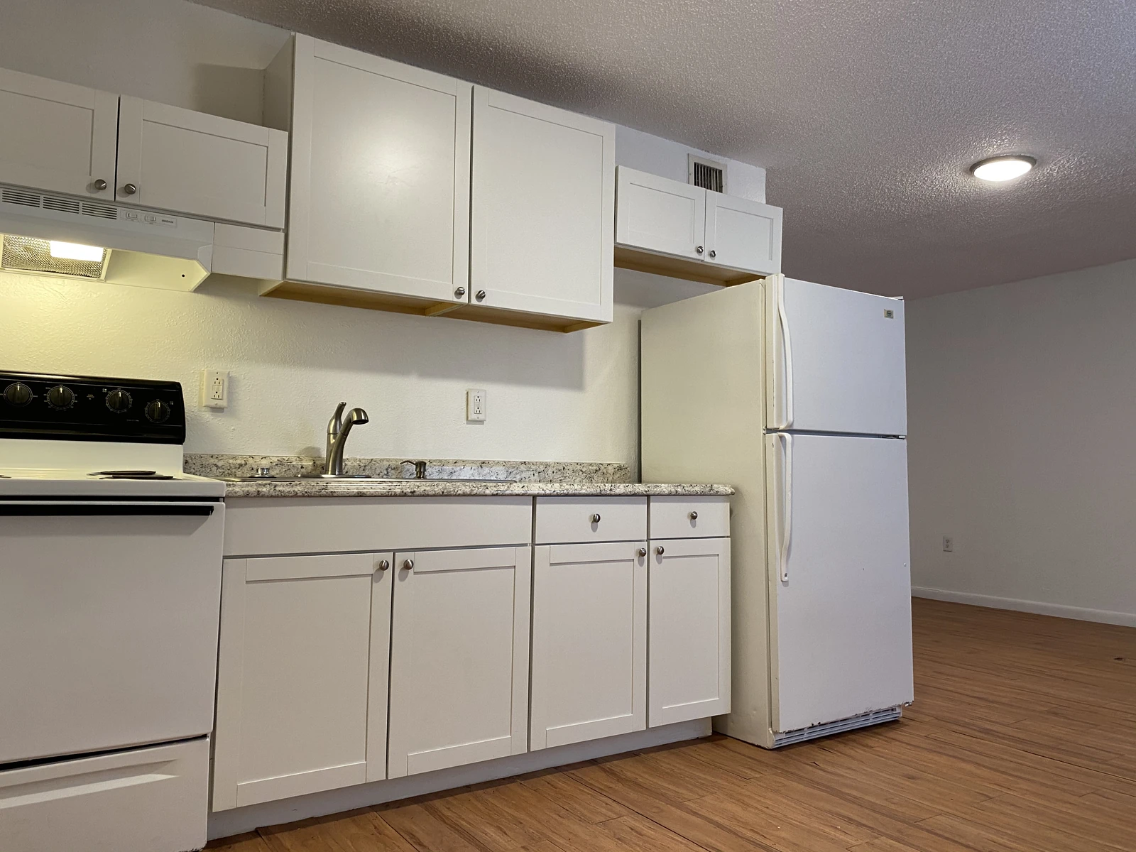 1300 NW 2 Ave #12 — 2BR/1BA apartment photo 4