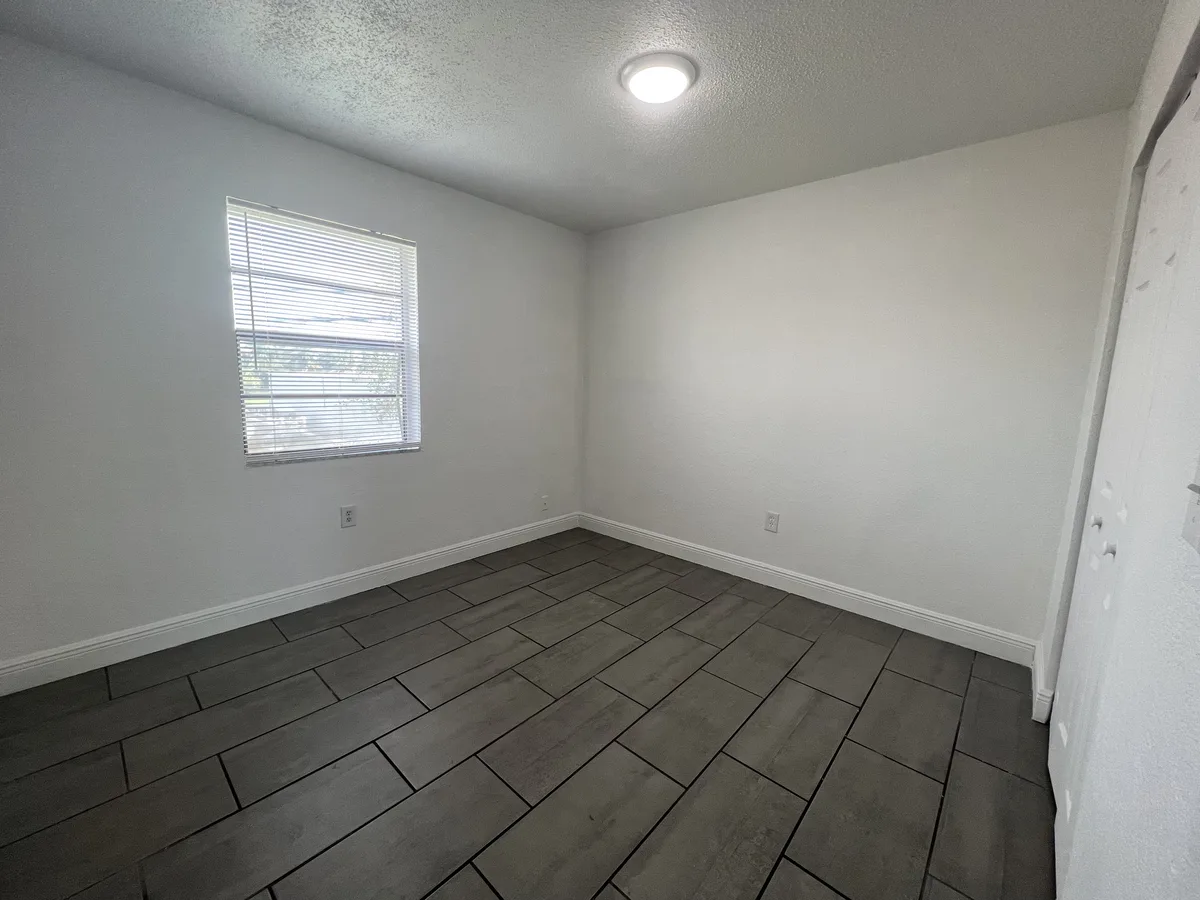 1300 NW 2 Ave #14 — 2BR/1BA apartment photo 3