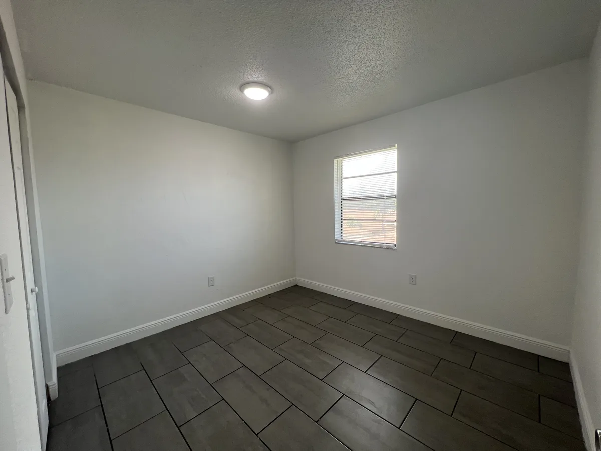 1300 NW 2 Ave #14 — 2BR/1BA apartment photo 5