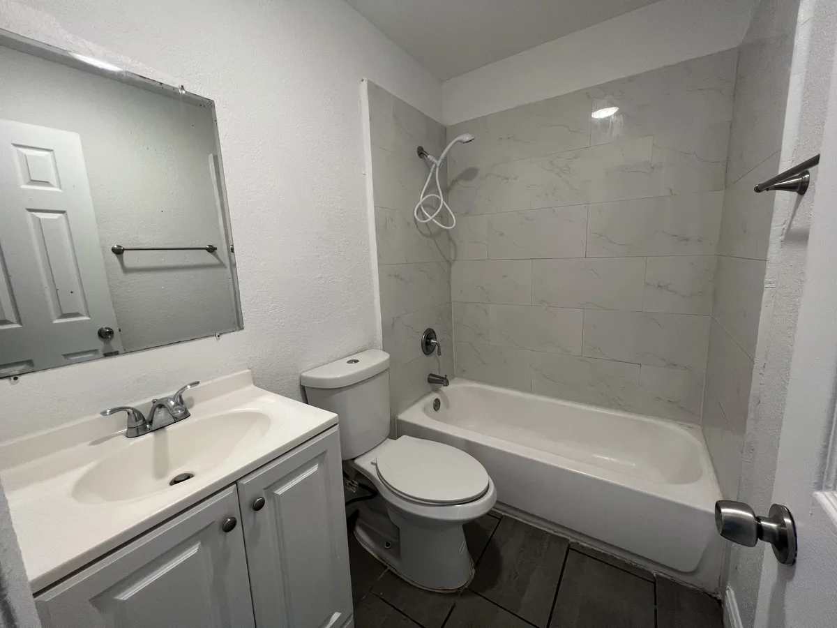 1300 NW 2 Ave #14 — 2BR/1BA apartment photo 7