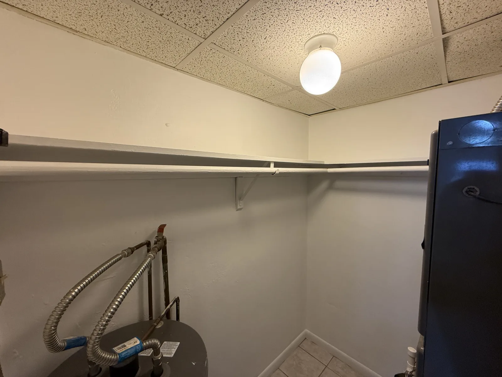 2391-2397 NE 11 Ct #2395 — 1BR/1BA apartment photo 5