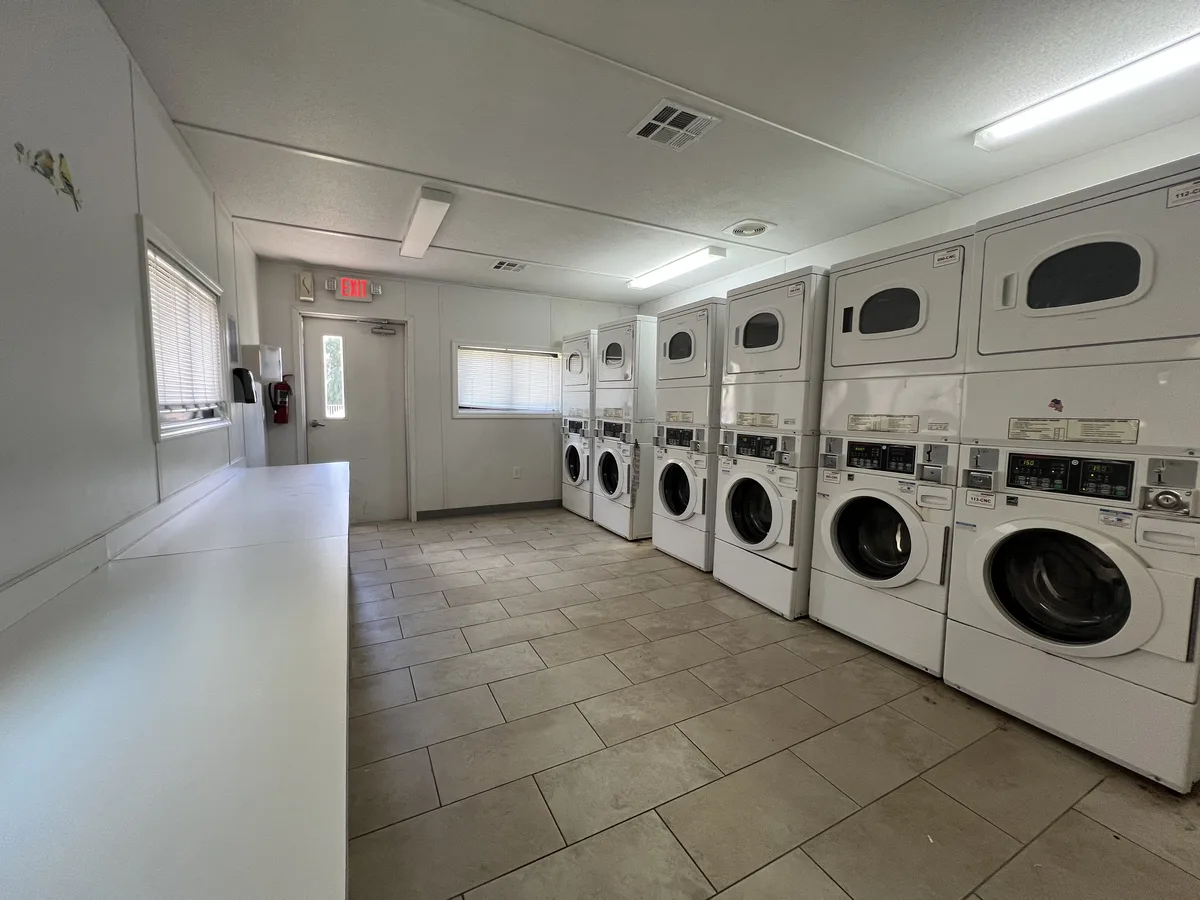 901 Pine Dr #7 — 1BR/1BA apartment photo 9